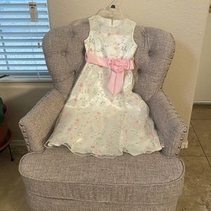 White with flowers bonnie jean dress